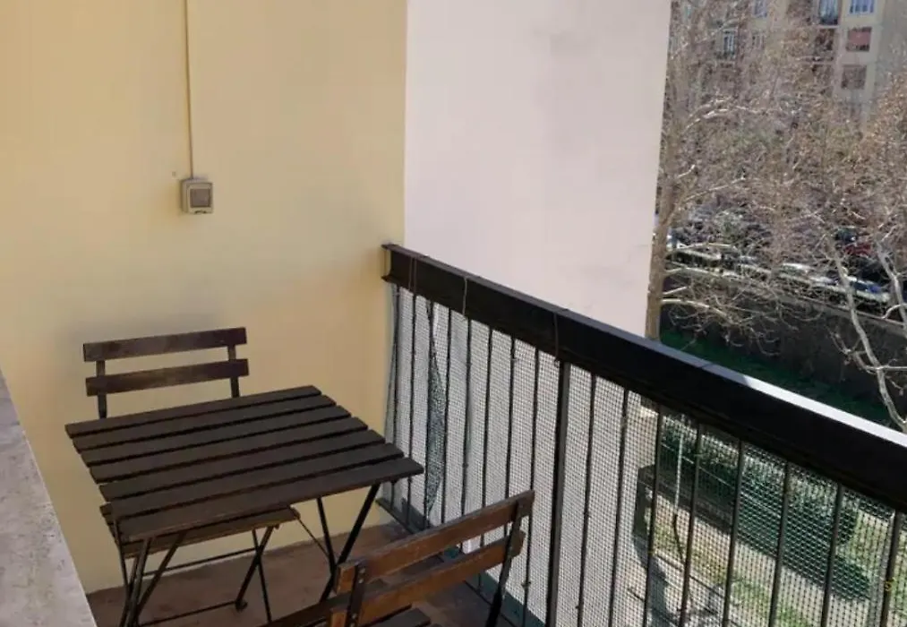 Da Vinci Apartment-1